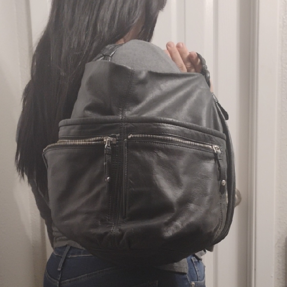 Olivia Harris Black Leather Handbag with Silver Accents - Picture 7 of 9